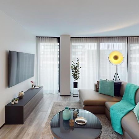 Spacious 1 Bedroom Apartment With Balcony Zürich Eksteriør billede