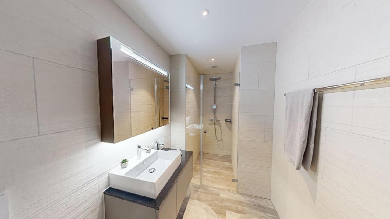 Spacious 1 Bedroom Apartment With Balcony Zürich Eksteriør billede
