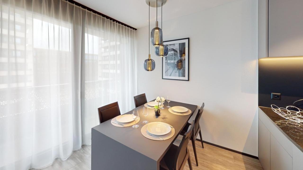 Spacious 1 Bedroom Apartment With Balcony Zürich Eksteriør billede